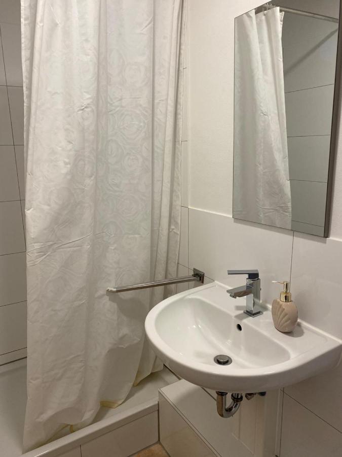 Ferienwohnung Monteurzimmer Карлсруе Екстер'єр фото